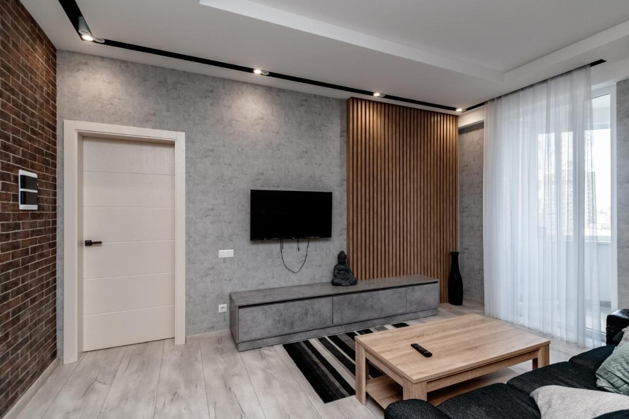Diplomat The Best Ultra Central Apartaments คีชีเนา ภายนอก รูปภาพ