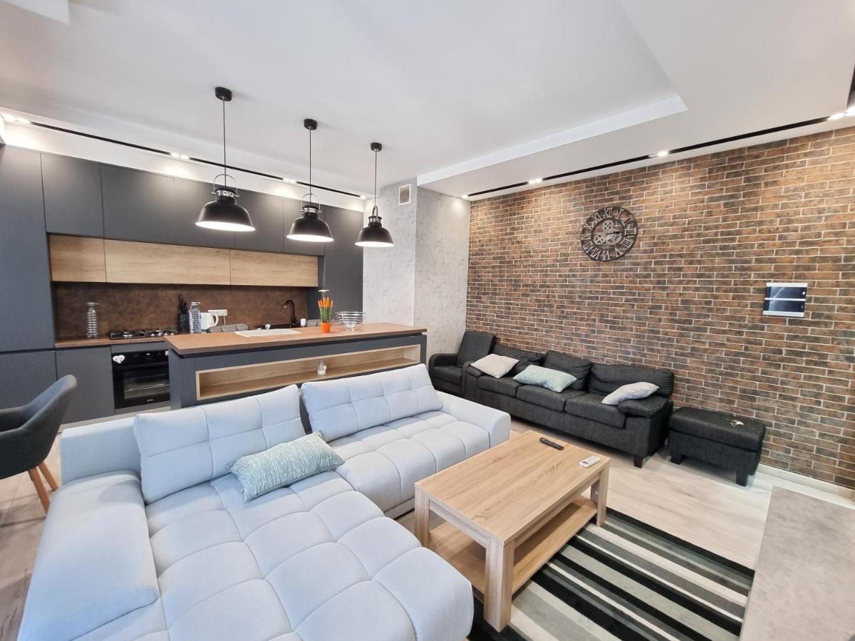 Diplomat The Best Ultra Central Apartaments คีชีเนา ภายนอก รูปภาพ