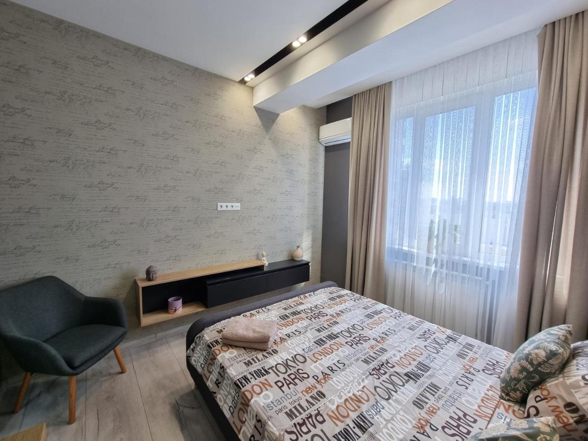 Diplomat The Best Ultra Central Apartaments คีชีเนา ภายนอก รูปภาพ