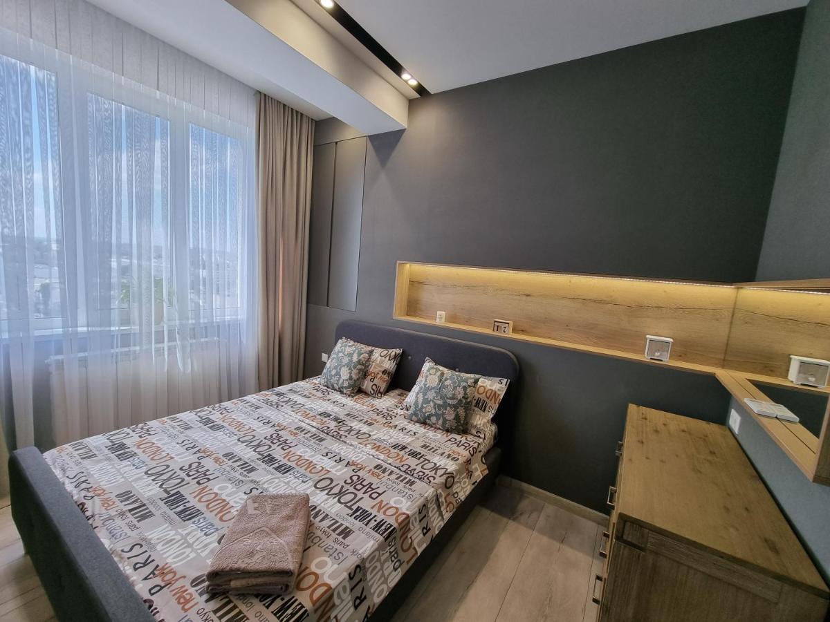 Diplomat The Best Ultra Central Apartaments คีชีเนา ภายนอก รูปภาพ