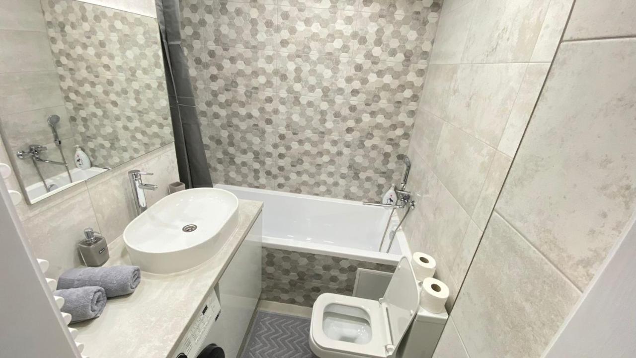 Diplomat The Best Ultra Central Apartaments คีชีเนา ภายนอก รูปภาพ