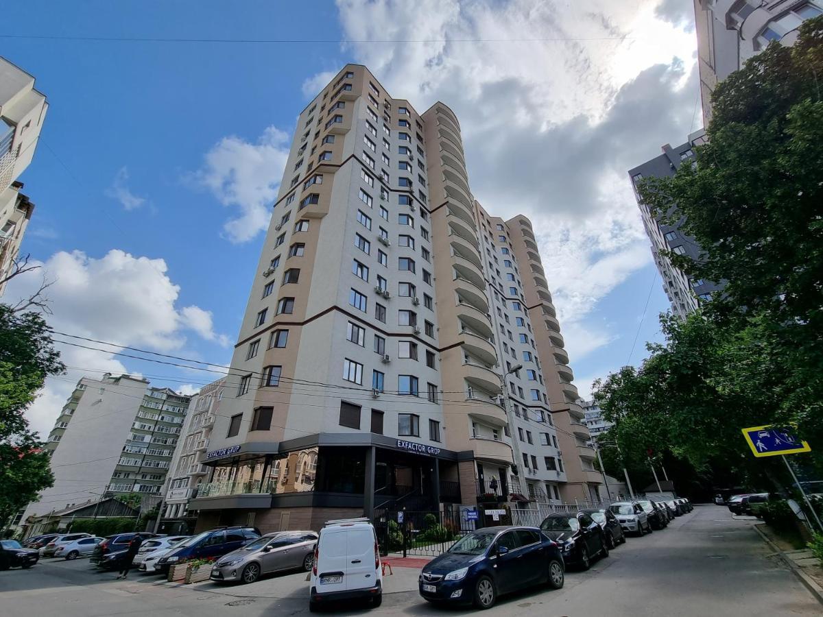 Diplomat The Best Ultra Central Apartaments คีชีเนา ภายนอก รูปภาพ
